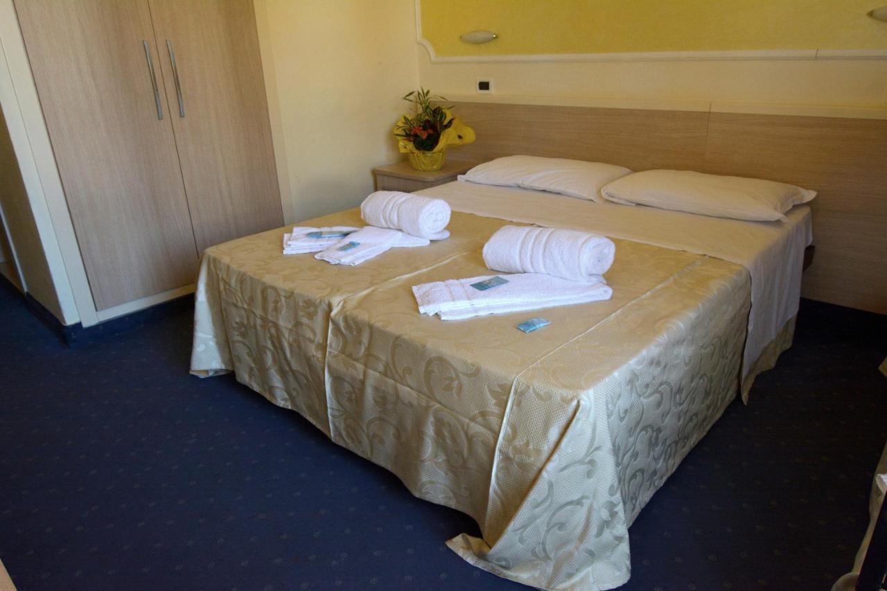 Hotel Orly Cesenatico Eksteriør billede