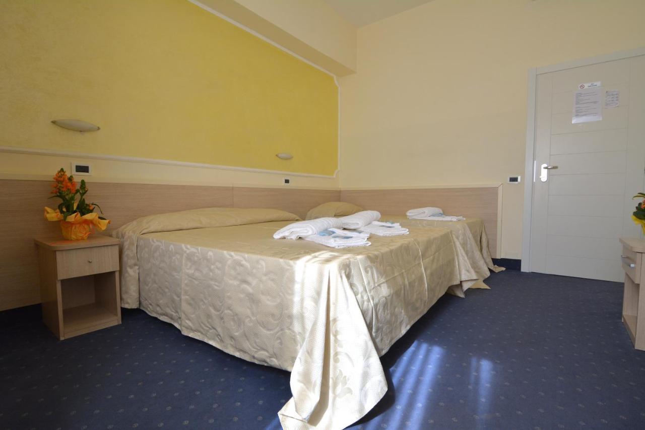 Hotel Orly Cesenatico Eksteriør billede