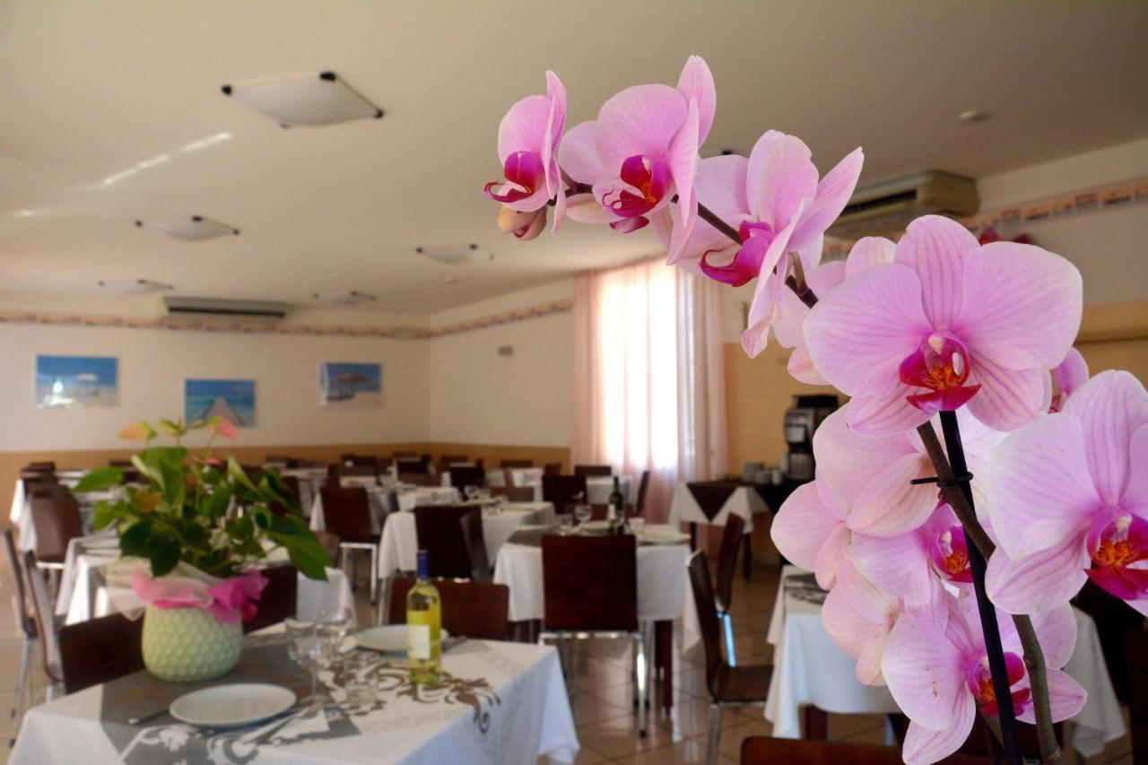 Hotel Orly Cesenatico Eksteriør billede