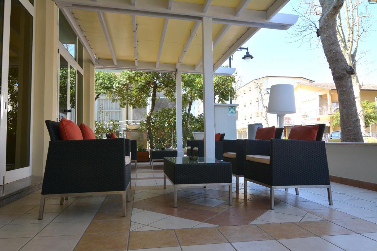 Hotel Orly Cesenatico Eksteriør billede